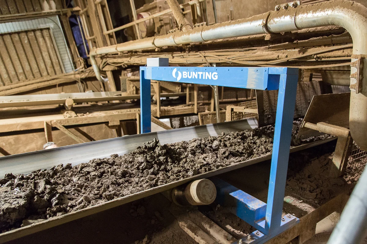 Bunting TN77 industrial tunnel metal detector
