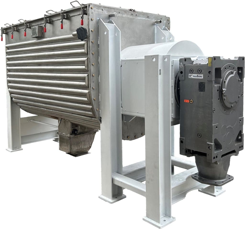 Large industrial ribbon blender for dry solids blending